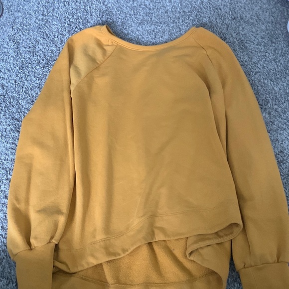 yellow crew neck - Picture 1 of 1